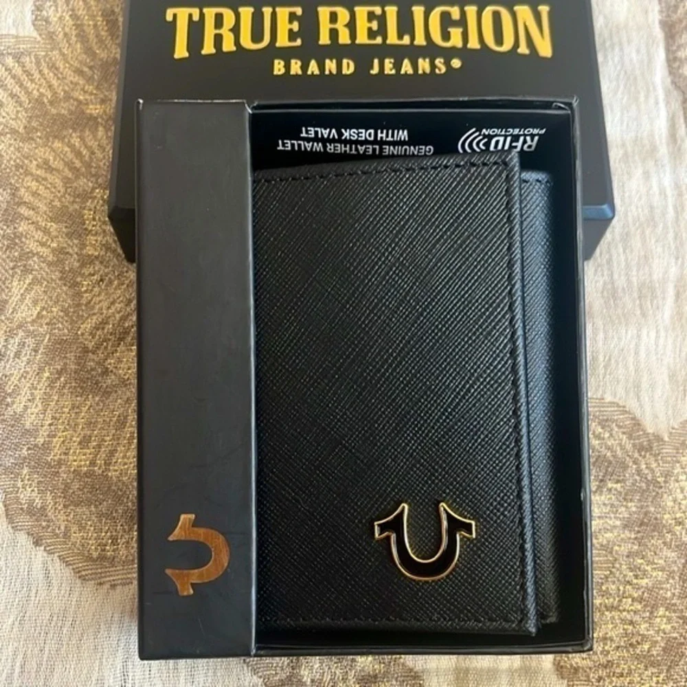 Brand New True Religion Genuine Leather Black/Gold Trifold Pria Wallet RFID
